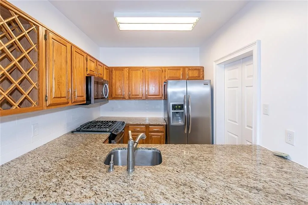 7 Westfair Court, Sandy Springs, Georgia 30328, 3 Bedrooms Bedrooms, ,2 BathroomsBathrooms,Residential,Sold,7 Westfair Court,6991790