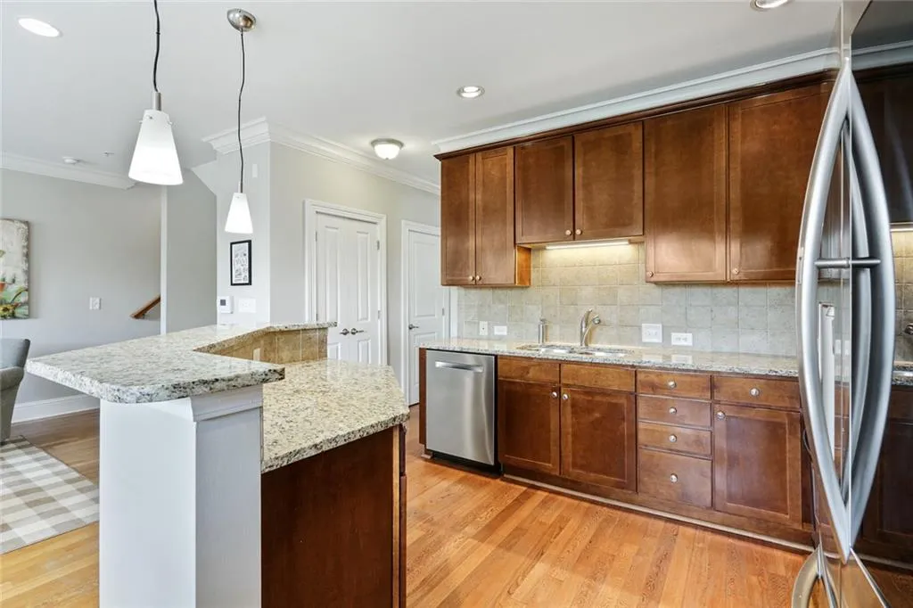 242 Le Gran Bend Unit 242, Atlanta, Georgia 30328, 3 Bedrooms Bedrooms, ,2 BathroomsBathrooms,Residential,Sold,242 Le Gran Bend Unit 242,6763383