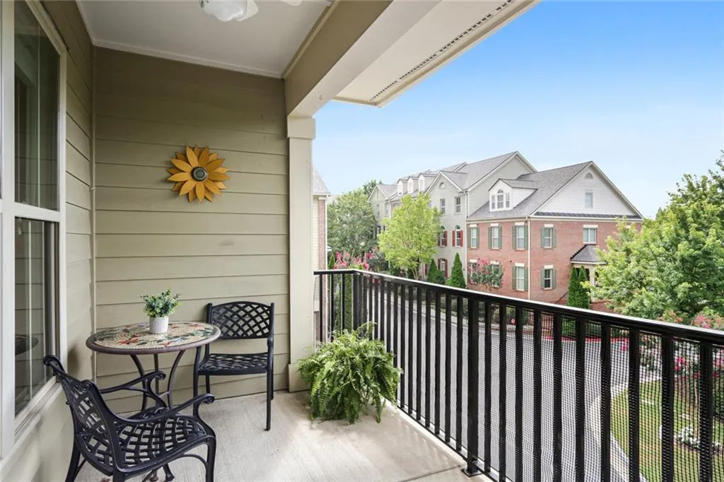 242 Le Gran Bend Unit 242, Atlanta, Georgia 30328, 3 Bedrooms Bedrooms, ,2 BathroomsBathrooms,Residential,Sold,242 Le Gran Bend Unit 242,6763383