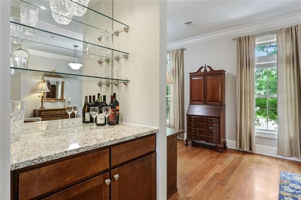 242 Le Gran Bend Unit 242, Atlanta, Georgia 30328, 3 Bedrooms Bedrooms, ,2 BathroomsBathrooms,Residential,Sold,242 Le Gran Bend Unit 242,6763383