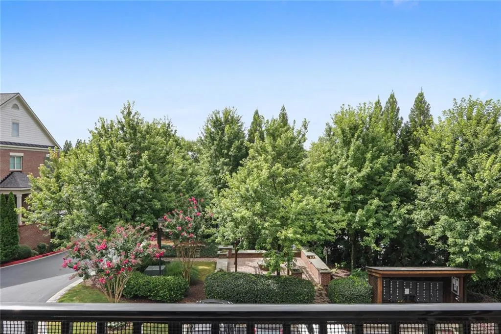 242 Le Gran Bend Unit 242, Atlanta, Georgia 30328, 3 Bedrooms Bedrooms, ,2 BathroomsBathrooms,Residential,Sold,242 Le Gran Bend Unit 242,6763383