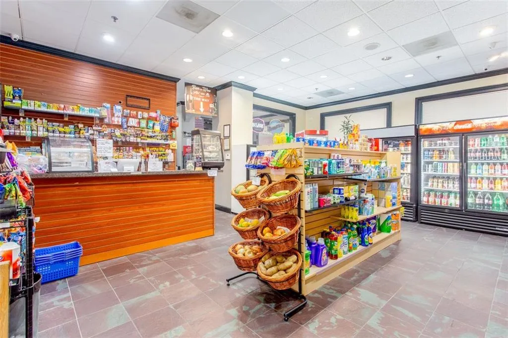 795 Hammond Drive Unit 1211, Atlanta, Georgia 30328, 1 Bedroom Bedrooms, ,1 BathroomBathrooms,Residential,Sold,795 Hammond Drive Unit 1211,6920171