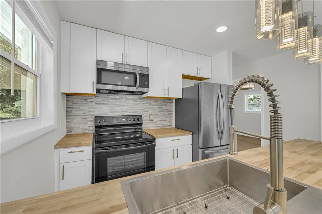 2048 Claude Street Nw, Atlanta, Georgia 30318, 3 Bedrooms Bedrooms, ,1 BathroomBathrooms,Residential,For Sale,2048 Claude Street Nw,7613329