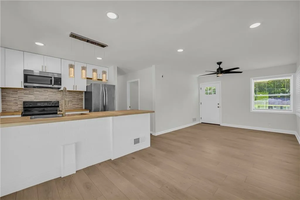 2048 Claude Street Nw, Atlanta, Georgia 30318, 3 Bedrooms Bedrooms, ,1 BathroomBathrooms,Residential,For Sale,2048 Claude Street Nw,7613329