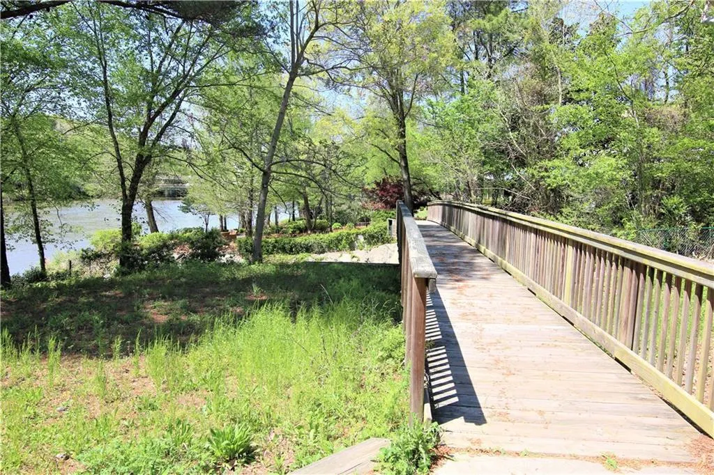 200 River Vista Drive Unit 119, Atlanta, Georgia 30339, 2 Bedrooms Bedrooms, ,2 BathroomsBathrooms,Residential,Sold,200 River Vista Drive Unit 119,5997446