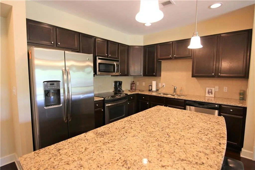 200 River Vista Drive Unit 119, Atlanta, Georgia 30339, 2 Bedrooms Bedrooms, ,2 BathroomsBathrooms,Residential,Sold,200 River Vista Drive Unit 119,5997446