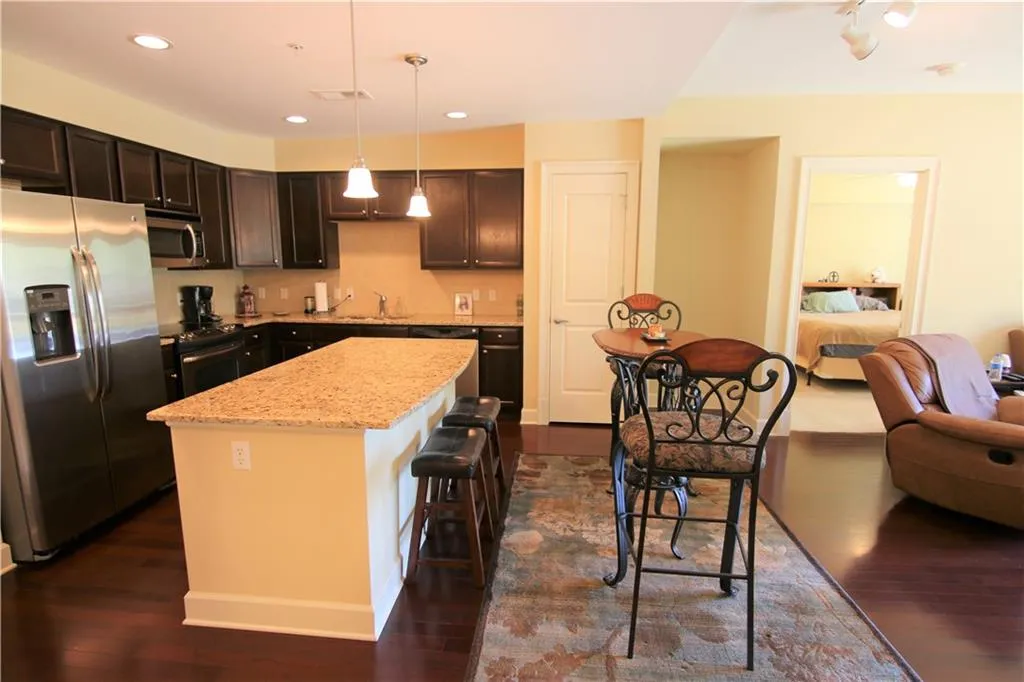 200 River Vista Drive Unit 119, Atlanta, Georgia 30339, 2 Bedrooms Bedrooms, ,2 BathroomsBathrooms,Residential,Sold,200 River Vista Drive Unit 119,5997446