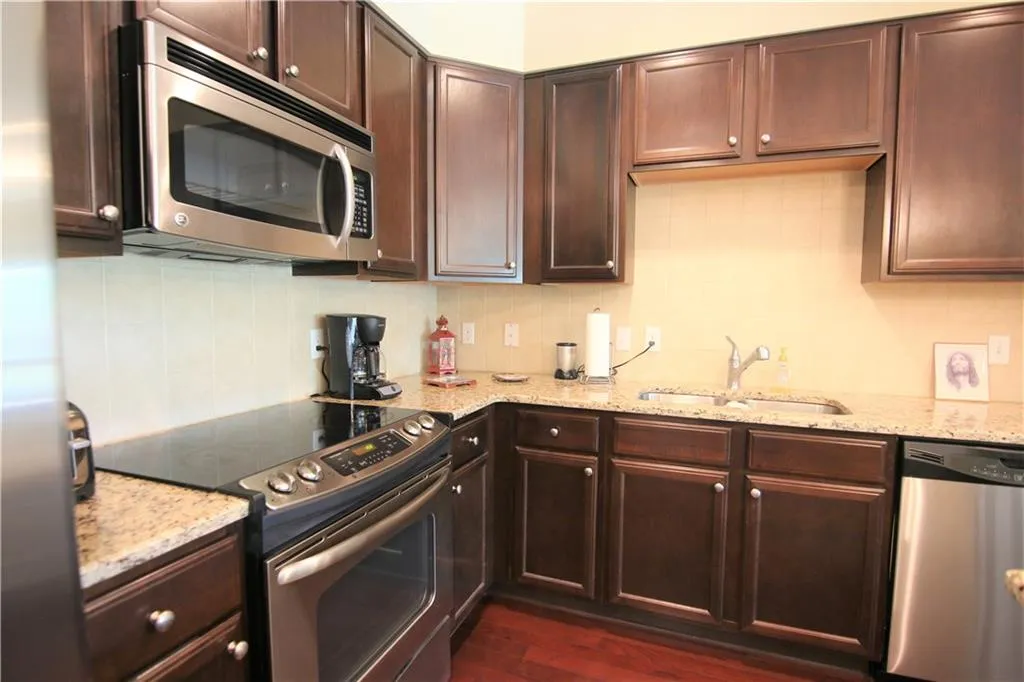 200 River Vista Drive Unit 119, Atlanta, Georgia 30339, 2 Bedrooms Bedrooms, ,2 BathroomsBathrooms,Residential,Sold,200 River Vista Drive Unit 119,5997446