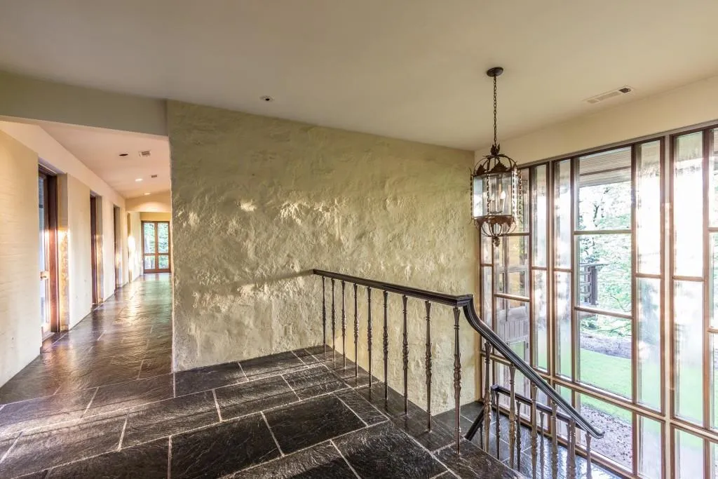2012 W Paces Ferry Road Nw, Atlanta, Georgia 30327, 4 Bedrooms Bedrooms, ,5 BathroomsBathrooms,Residential,Sold,2012 W Paces Ferry Road Nw,5843239