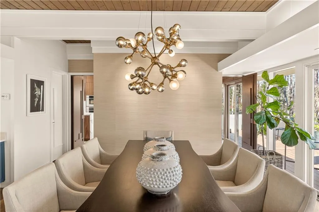 1640 Winterthur Close Nw, Atlanta, Georgia 30328, 5 Bedrooms Bedrooms, ,3 BathroomsBathrooms,Residential,For Sale,1640 Winterthur Close Nw,7735738