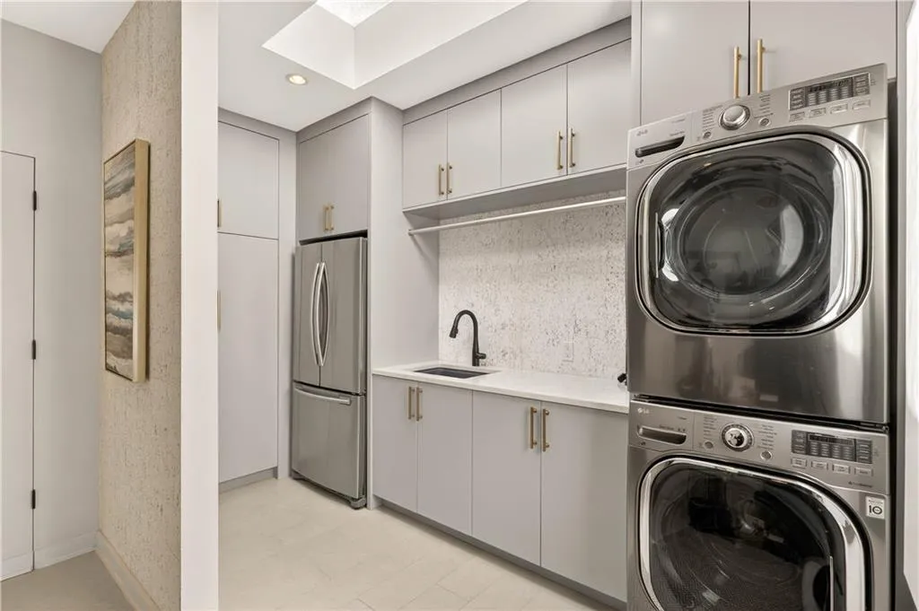 1640 Winterthur Close Nw, Atlanta, Georgia 30328, 5 Bedrooms Bedrooms, ,3 BathroomsBathrooms,Residential,For Sale,1640 Winterthur Close Nw,7735738