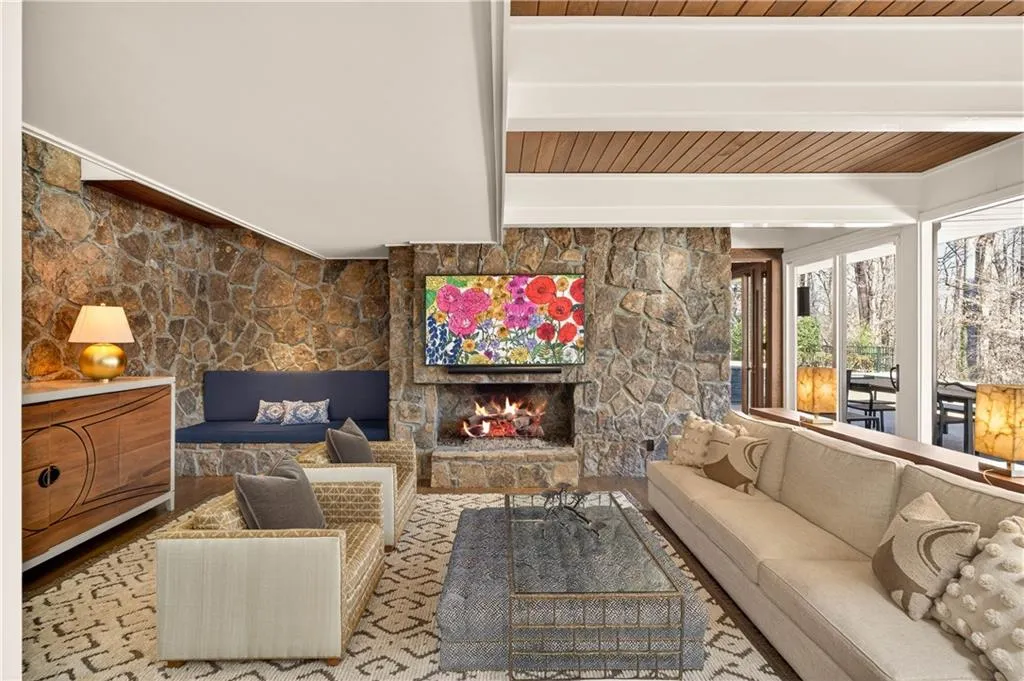 1640 Winterthur Close Nw, Atlanta, Georgia 30328, 5 Bedrooms Bedrooms, ,3 BathroomsBathrooms,Residential,For Sale,1640 Winterthur Close Nw,7735738