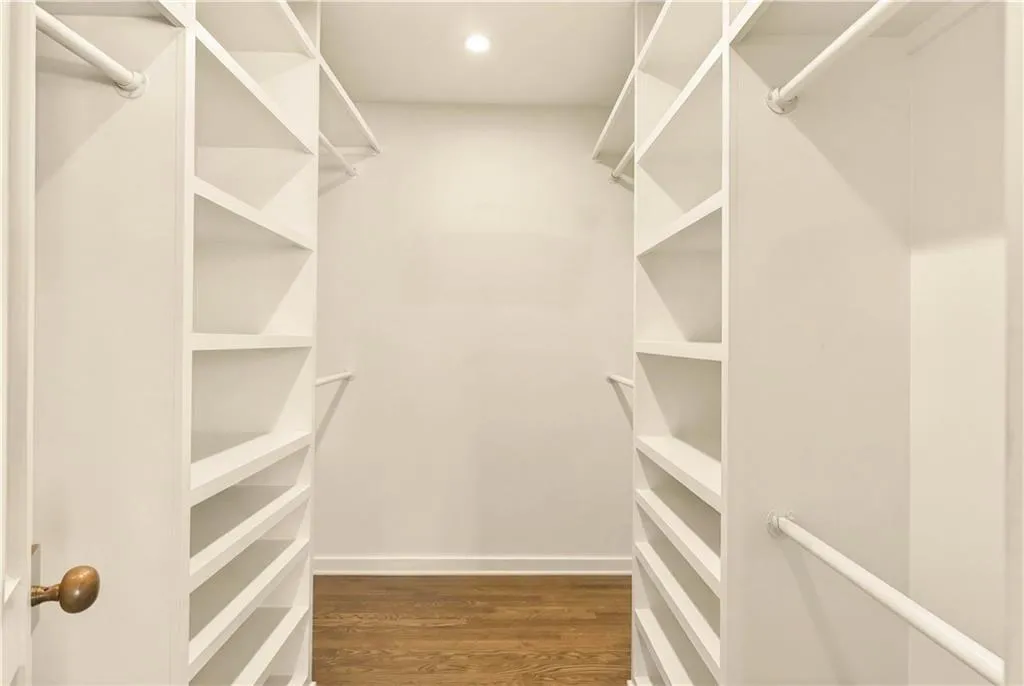 1640 Winterthur Close Nw, Atlanta, Georgia 30328, 5 Bedrooms Bedrooms, ,3 BathroomsBathrooms,Residential,For Sale,1640 Winterthur Close Nw,7735738