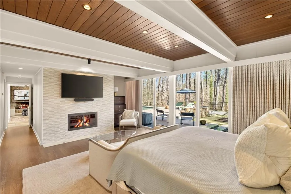 1640 Winterthur Close Nw, Atlanta, Georgia 30328, 5 Bedrooms Bedrooms, ,3 BathroomsBathrooms,Residential,For Sale,1640 Winterthur Close Nw,7735738