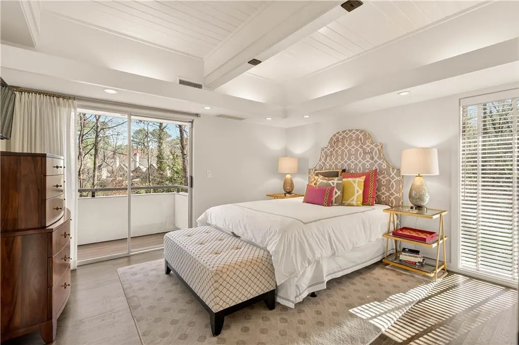 1640 Winterthur Close Nw, Atlanta, Georgia 30328, 5 Bedrooms Bedrooms, ,3 BathroomsBathrooms,Residential,For Sale,1640 Winterthur Close Nw,7735738