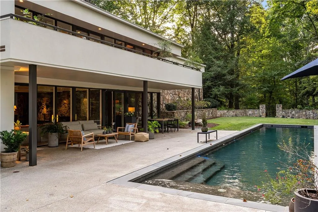 1640 Winterthur Close Nw, Atlanta, Georgia 30328, 5 Bedrooms Bedrooms, ,3 BathroomsBathrooms,Residential,For Sale,1640 Winterthur Close Nw,7735738