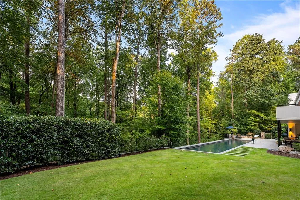 1640 Winterthur Close Nw, Atlanta, Georgia 30328, 5 Bedrooms Bedrooms, ,3 BathroomsBathrooms,Residential,For Sale,1640 Winterthur Close Nw,7735738