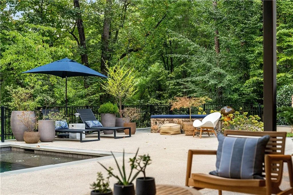 1640 Winterthur Close Nw, Atlanta, Georgia 30328, 5 Bedrooms Bedrooms, ,3 BathroomsBathrooms,Residential,For Sale,1640 Winterthur Close Nw,7735738