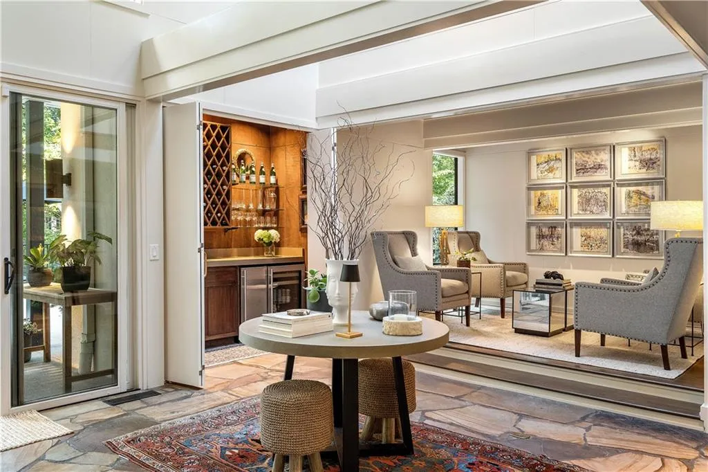 1640 Winterthur Close Nw, Atlanta, Georgia 30328, 5 Bedrooms Bedrooms, ,3 BathroomsBathrooms,Residential,For Sale,1640 Winterthur Close Nw,7735738