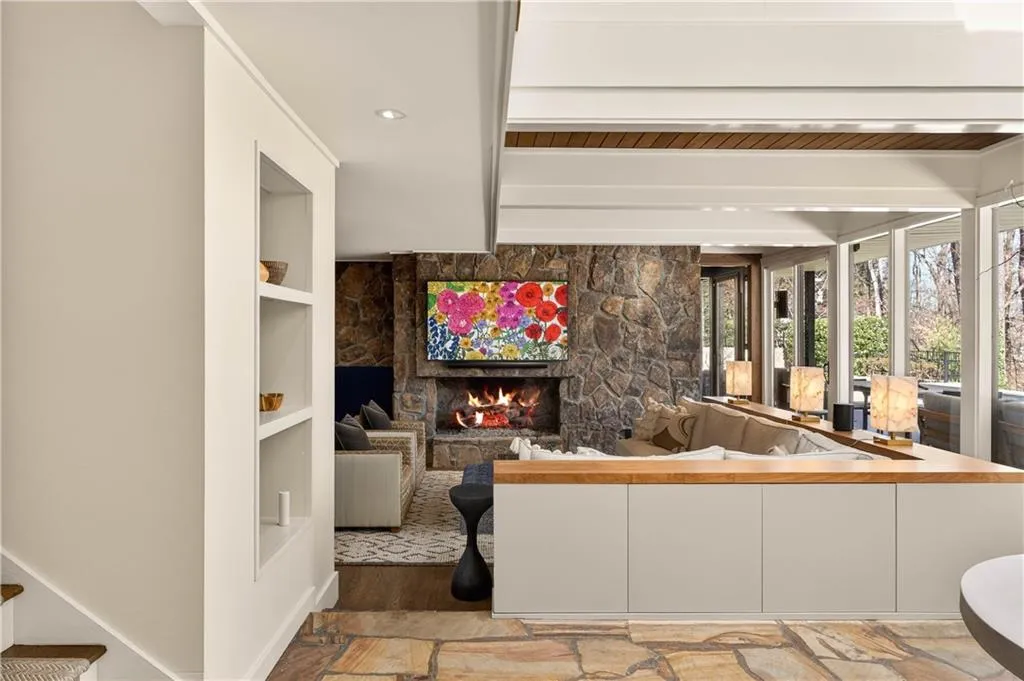 1640 Winterthur Close Nw, Atlanta, Georgia 30328, 5 Bedrooms Bedrooms, ,3 BathroomsBathrooms,Residential,For Sale,1640 Winterthur Close Nw,7735738