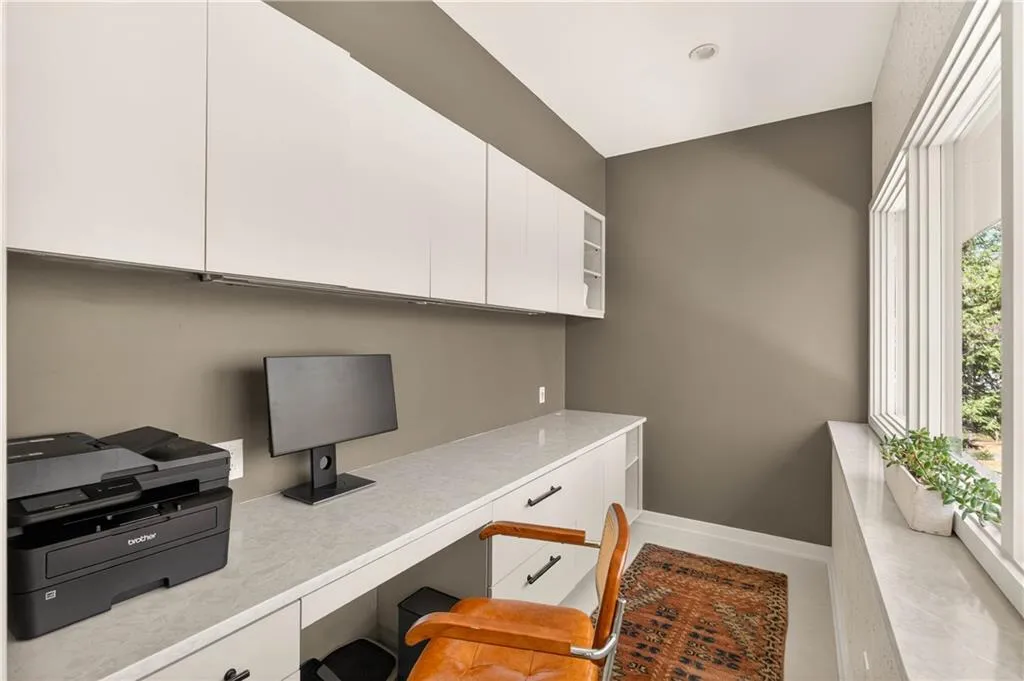 1640 Winterthur Close Nw, Atlanta, Georgia 30328, 5 Bedrooms Bedrooms, ,3 BathroomsBathrooms,Residential,For Sale,1640 Winterthur Close Nw,7735738