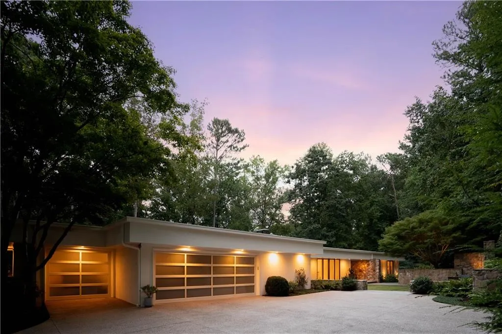 1640 Winterthur Close Nw, Atlanta, Georgia 30328, 5 Bedrooms Bedrooms, ,3 BathroomsBathrooms,Residential,For Sale,1640 Winterthur Close Nw,7735738