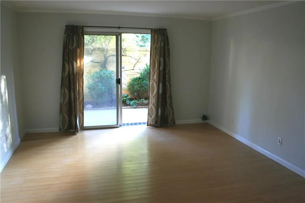 5400 Roswell Road Unit C4, Sandy Springs, Georgia 30342, 1 Bedroom Bedrooms, ,1 BathroomBathrooms,Residential,Sold,5400 Roswell Road Unit C4,6056667