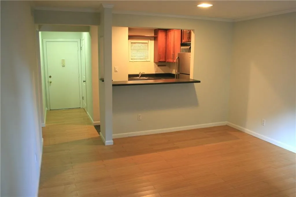 5400 Roswell Road Unit C4, Sandy Springs, Georgia 30342, 1 Bedroom Bedrooms, ,1 BathroomBathrooms,Residential,Sold,5400 Roswell Road Unit C4,6056667