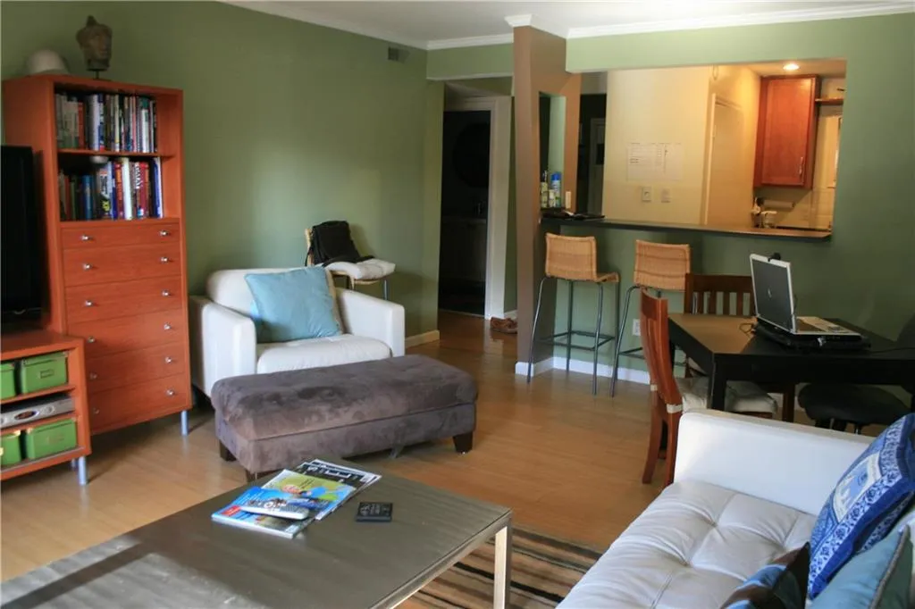 5400 Roswell Road Unit C4, Sandy Springs, Georgia 30342, 1 Bedroom Bedrooms, ,1 BathroomBathrooms,Residential,Sold,5400 Roswell Road Unit C4,6056667