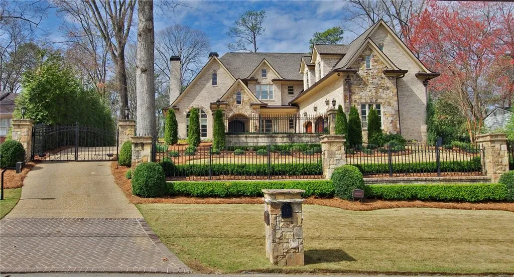 4704 Lake Forrest Drive, Atlanta, Georgia 30342, 6 Bedrooms Bedrooms, ,6 BathroomsBathrooms,Residential,Sold,4704 Lake Forrest Drive,5816422