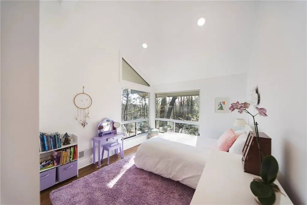 6390 Colewood Court, Atlanta, Georgia 30328, 5 Bedrooms Bedrooms, ,3 BathroomsBathrooms,Residential,Sold,6390 Colewood Court,6687257