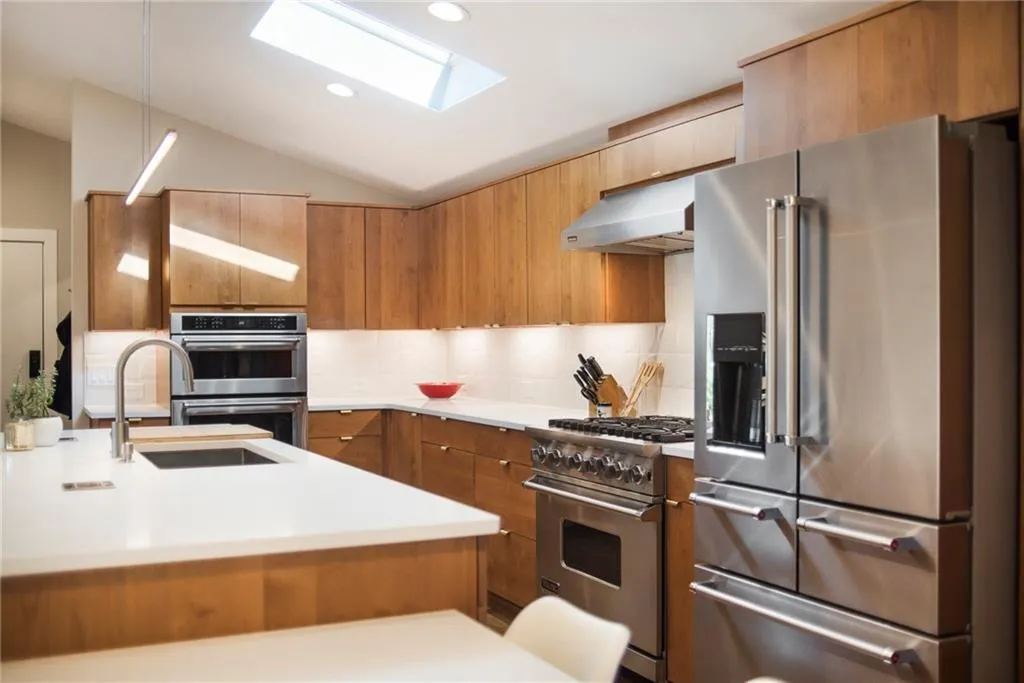 6390 Colewood Court, Atlanta, Georgia 30328, 5 Bedrooms Bedrooms, ,3 BathroomsBathrooms,Residential,Sold,6390 Colewood Court,6687257