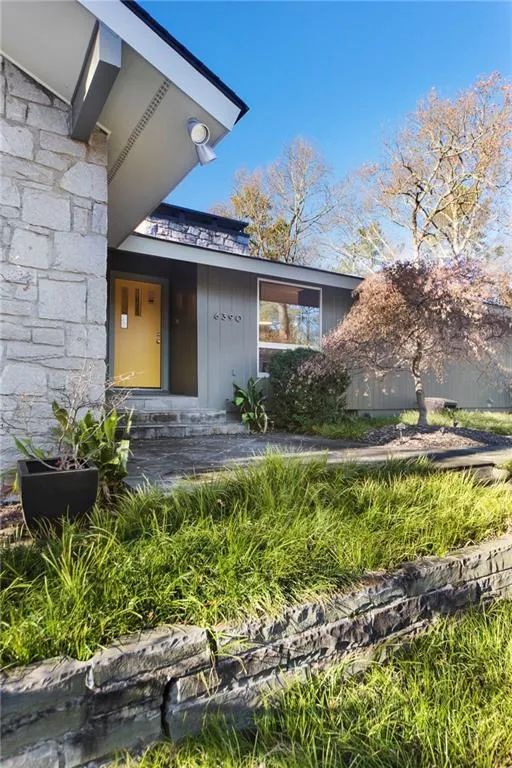 6390 Colewood Court, Atlanta, Georgia 30328, 5 Bedrooms Bedrooms, ,3 BathroomsBathrooms,Residential,Sold,6390 Colewood Court,6687257