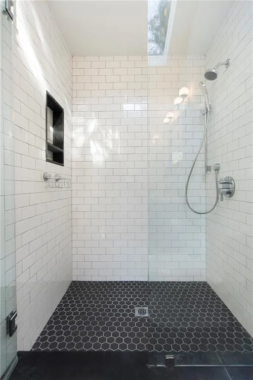 6390 Colewood Court, Atlanta, Georgia 30328, 5 Bedrooms Bedrooms, ,3 BathroomsBathrooms,Residential,Sold,6390 Colewood Court,6687257