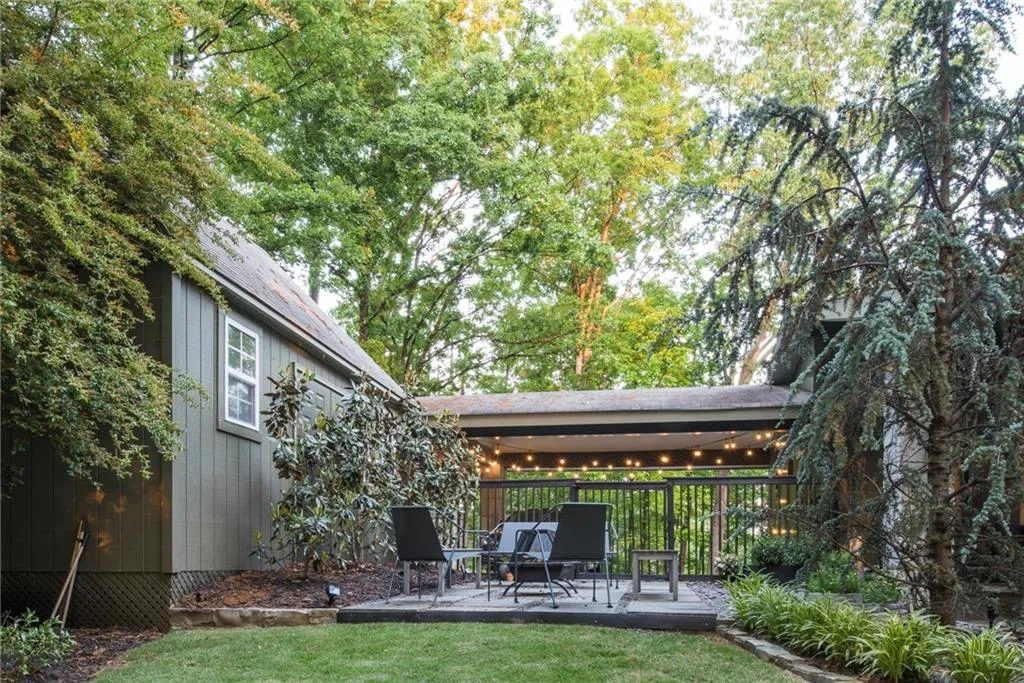 6390 Colewood Court, Atlanta, Georgia 30328, 5 Bedrooms Bedrooms, ,3 BathroomsBathrooms,Residential,Sold,6390 Colewood Court,6687257