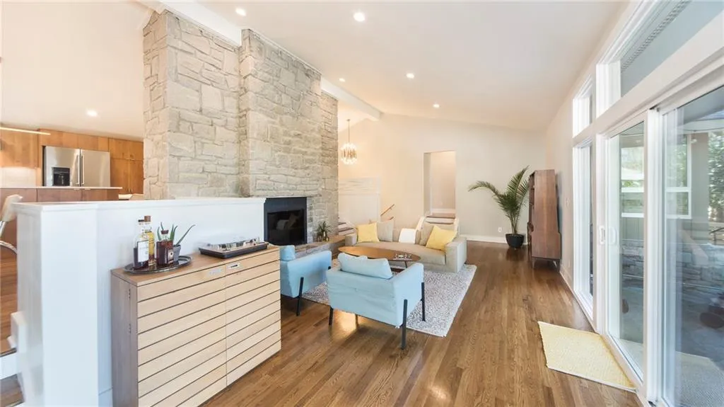 6390 Colewood Court, Atlanta, Georgia 30328, 5 Bedrooms Bedrooms, ,3 BathroomsBathrooms,Residential,Sold,6390 Colewood Court,6687257