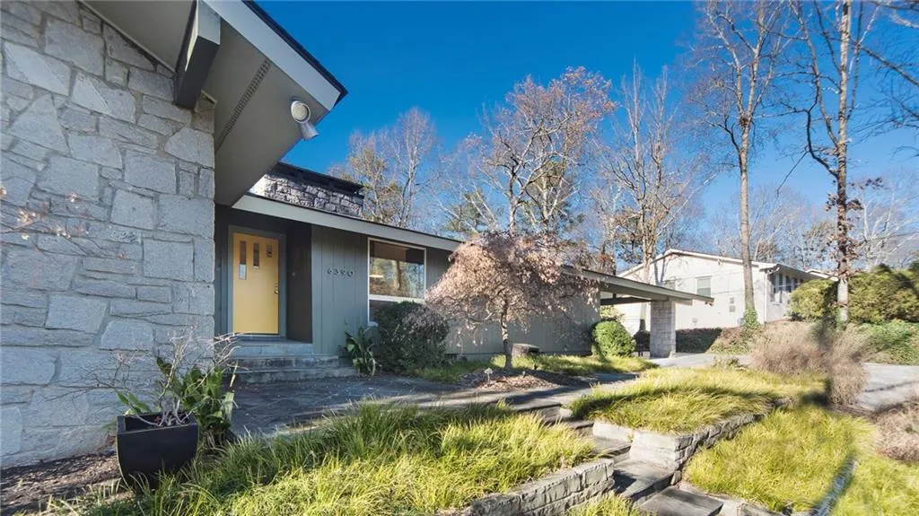 6390 Colewood Court, Atlanta, Georgia 30328, 5 Bedrooms Bedrooms, ,3 BathroomsBathrooms,Residential,Sold,6390 Colewood Court,6687257