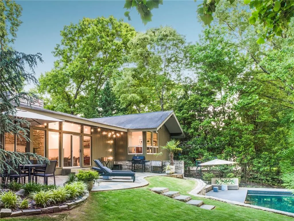 6390 Colewood Court, Atlanta, Georgia 30328, 5 Bedrooms Bedrooms, ,3 BathroomsBathrooms,Residential,Sold,6390 Colewood Court,6687257