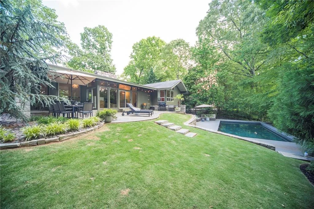 6390 Colewood Court, Atlanta, Georgia 30328, 5 Bedrooms Bedrooms, ,3 BathroomsBathrooms,Residential,Sold,6390 Colewood Court,6687257