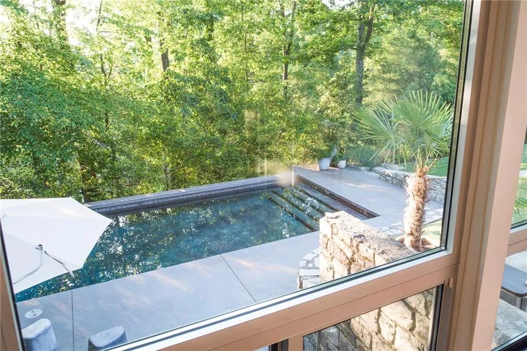 6390 Colewood Court, Atlanta, Georgia 30328, 5 Bedrooms Bedrooms, ,3 BathroomsBathrooms,Residential,Sold,6390 Colewood Court,6687257