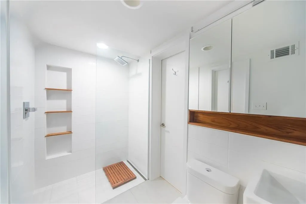 6390 Colewood Court, Atlanta, Georgia 30328, 5 Bedrooms Bedrooms, ,3 BathroomsBathrooms,Residential,Sold,6390 Colewood Court,6687257