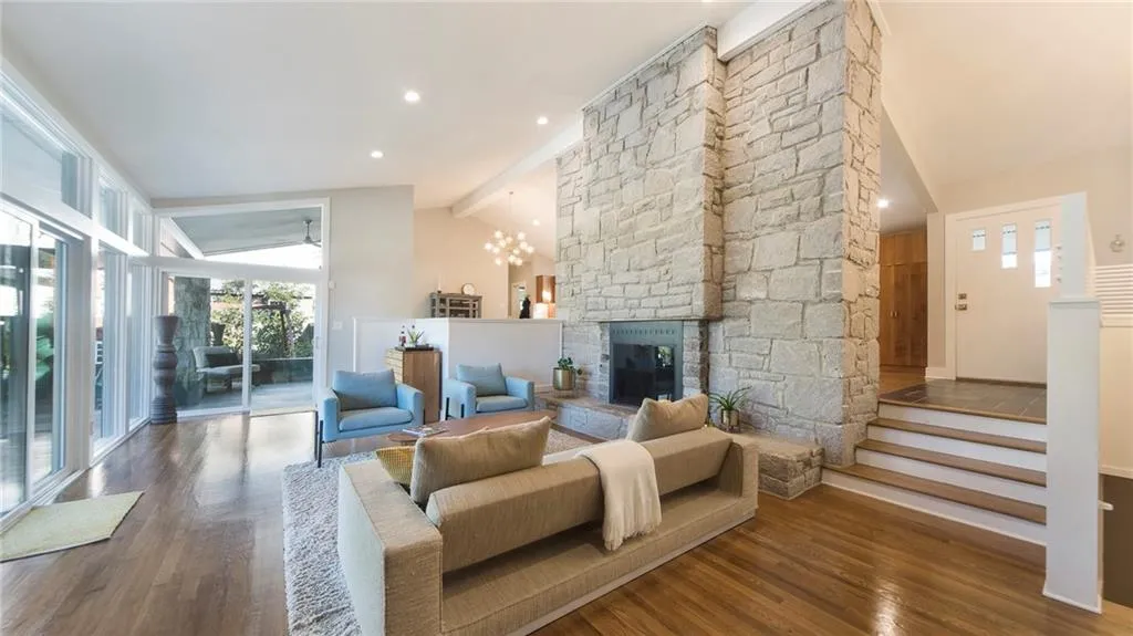 6390 Colewood Court, Atlanta, Georgia 30328, 5 Bedrooms Bedrooms, ,3 BathroomsBathrooms,Residential,Sold,6390 Colewood Court,6687257