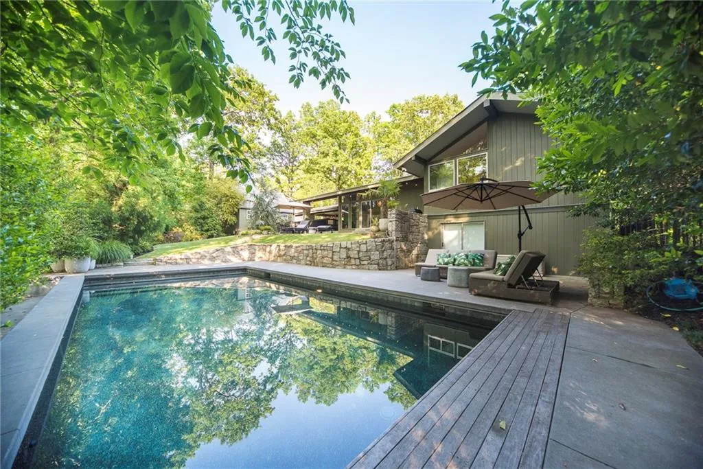 6390 Colewood Court, Atlanta, Georgia 30328, 5 Bedrooms Bedrooms, ,3 BathroomsBathrooms,Residential,Sold,6390 Colewood Court,6687257