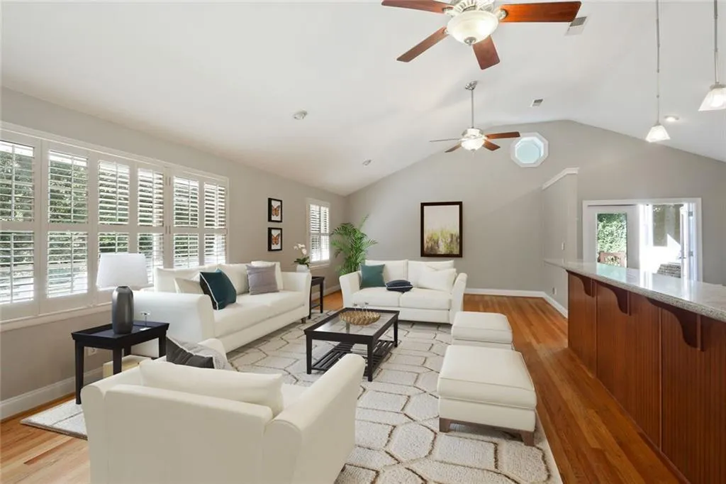 345 Ridgeview Trail, Sandy Springs, Georgia 30328, 5 Bedrooms Bedrooms, ,3 BathroomsBathrooms,Residential,Sold,345 Ridgeview Trail,6051404