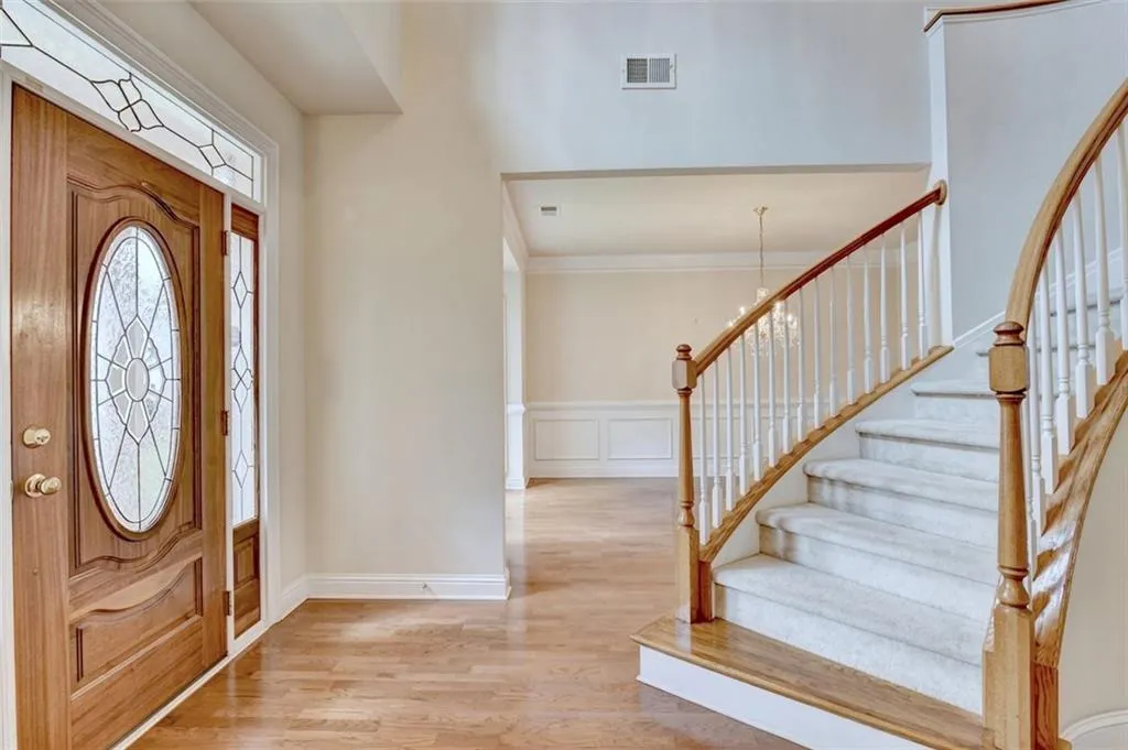 6350 Glen Oaks, Atlanta, Georgia 30328, 4 Bedrooms Bedrooms, ,4 BathroomsBathrooms,Residential,For Sale,6350 Glen Oaks,7632674