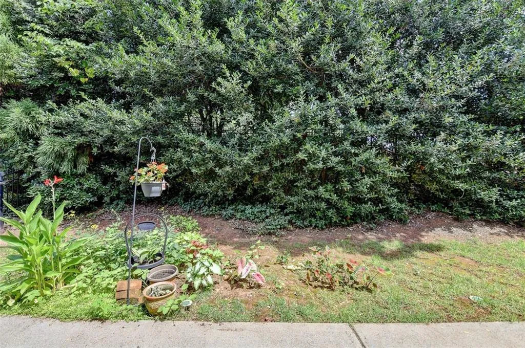 6350 Glen Oaks, Atlanta, Georgia 30328, 4 Bedrooms Bedrooms, ,4 BathroomsBathrooms,Residential,For Sale,6350 Glen Oaks,7632674