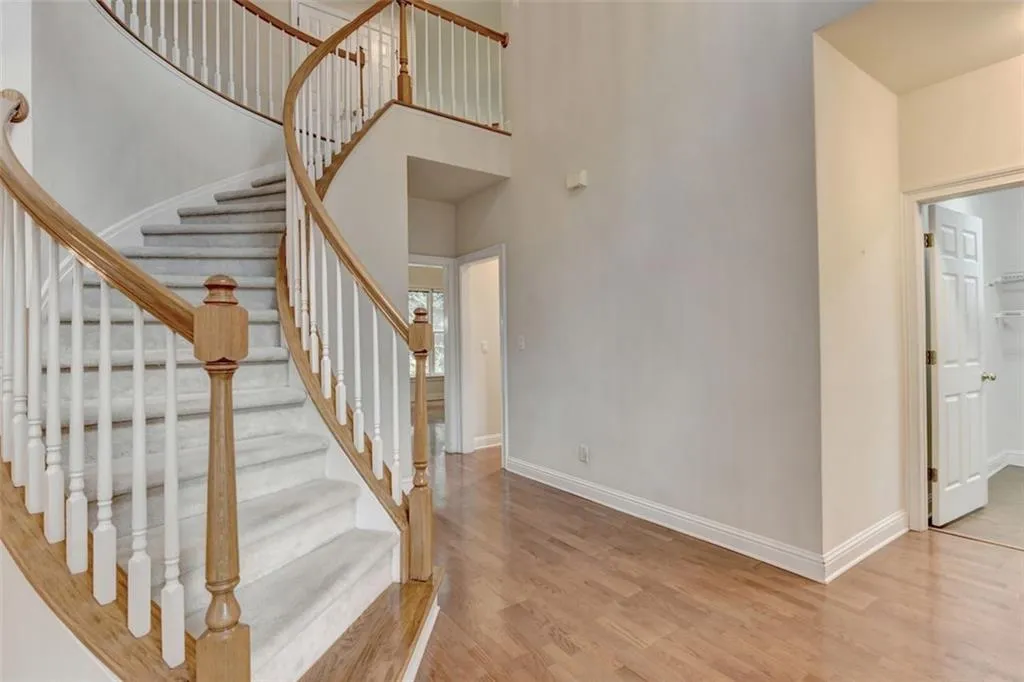 6350 Glen Oaks, Atlanta, Georgia 30328, 4 Bedrooms Bedrooms, ,4 BathroomsBathrooms,Residential,For Sale,6350 Glen Oaks,7632674