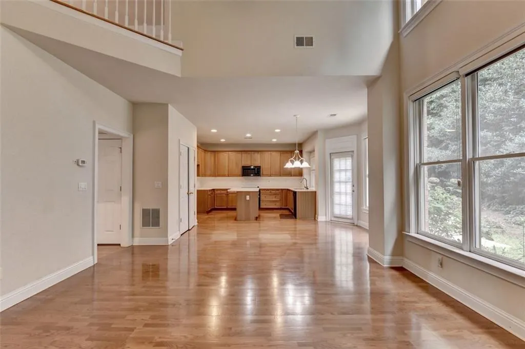 6350 Glen Oaks, Atlanta, Georgia 30328, 4 Bedrooms Bedrooms, ,4 BathroomsBathrooms,Residential,For Sale,6350 Glen Oaks,7632674