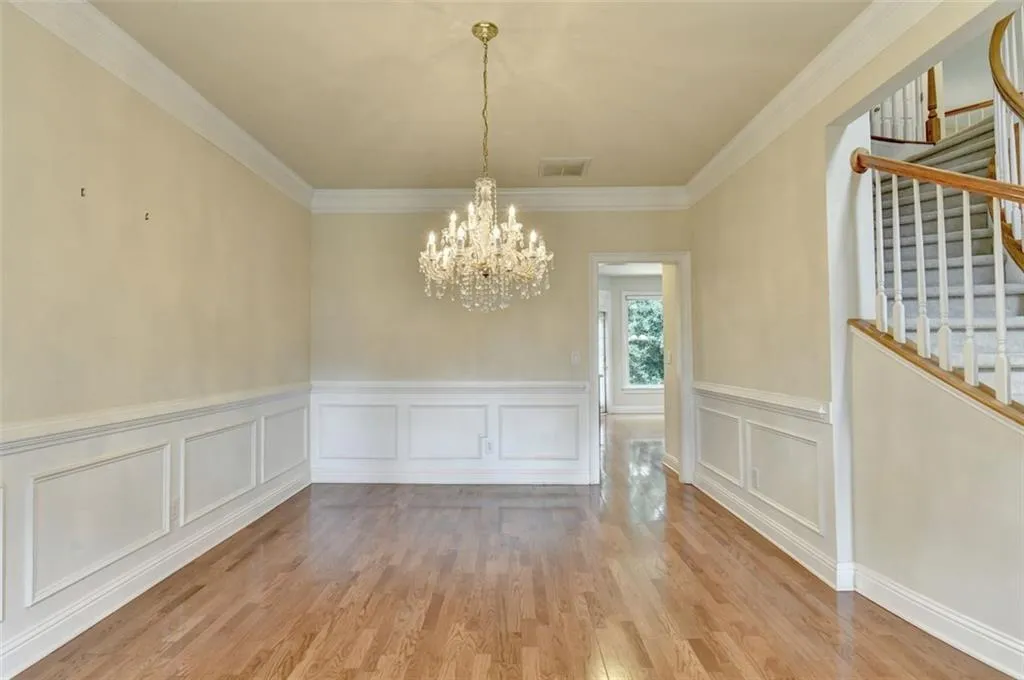 6350 Glen Oaks, Atlanta, Georgia 30328, 4 Bedrooms Bedrooms, ,4 BathroomsBathrooms,Residential,For Sale,6350 Glen Oaks,7632674