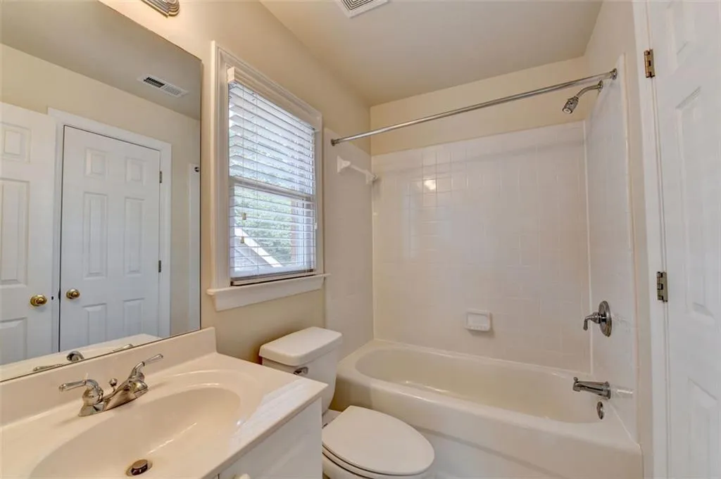 6350 Glen Oaks, Atlanta, Georgia 30328, 4 Bedrooms Bedrooms, ,4 BathroomsBathrooms,Residential,For Sale,6350 Glen Oaks,7632674